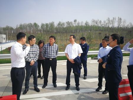 河南省交通运输厅副巡视员宋华东一行到航空港分公司新郑新区站调研指导.jpg