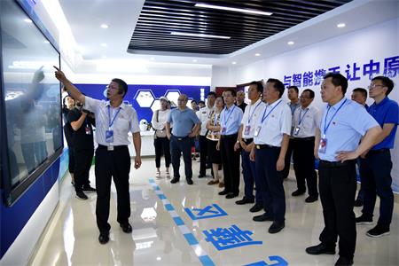 河南省第一个ETC门架在商登高速K162处吊装完成 (3)[2]2.jpg