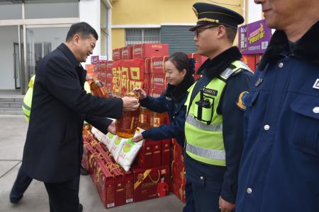 访慰问 (4)定450.jpg