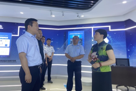 河南省交通运输厅高速公路洛阳管理处副处长韩海军一行到航空港分公司考察学习 (3)_看图王.jpg